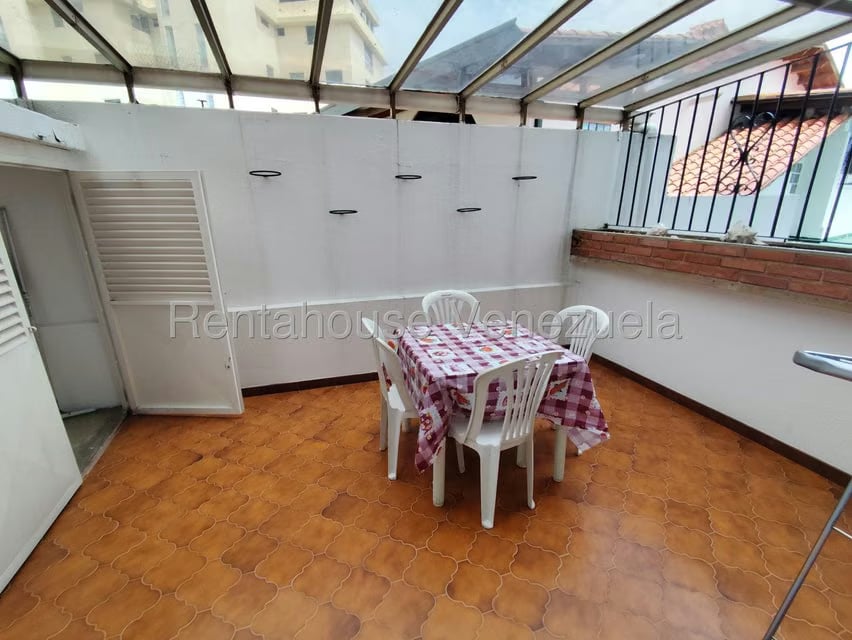Apartamento (1 Nivel) en Alquiler en Colinas de Bello Monte, Distrito Metropolitano - 60