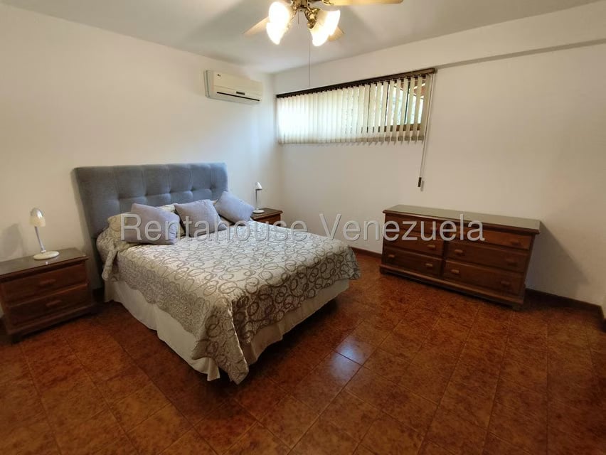 Apartamento (1 Nivel) en Alquiler en Colinas de Bello Monte, Distrito Metropolitano - 68