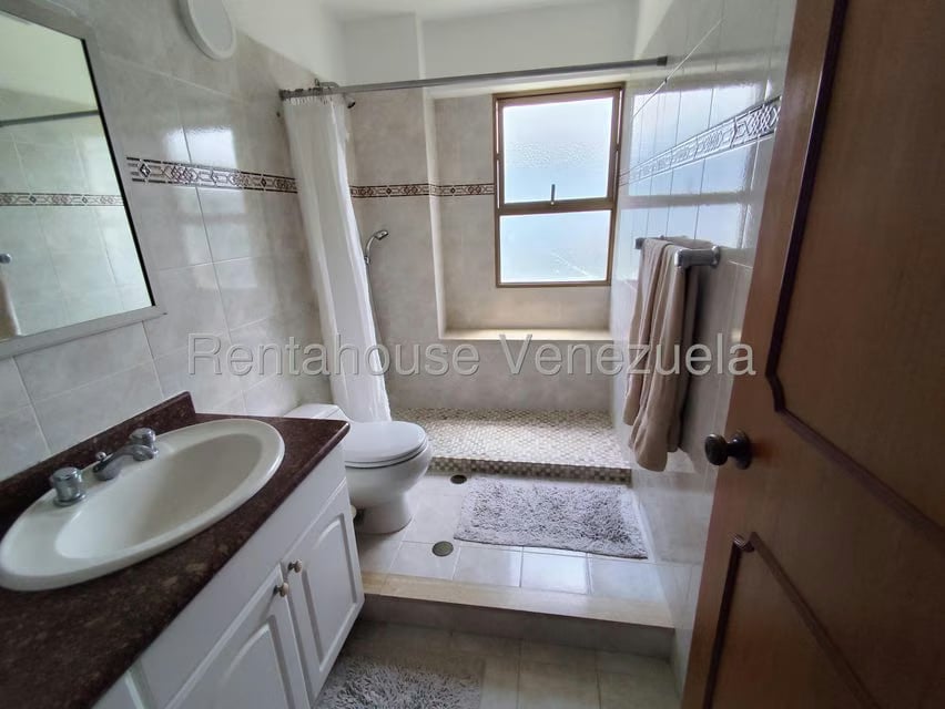 Apartamento (1 Nivel) en Alquiler en Colinas de Bello Monte, Distrito Metropolitano - 72