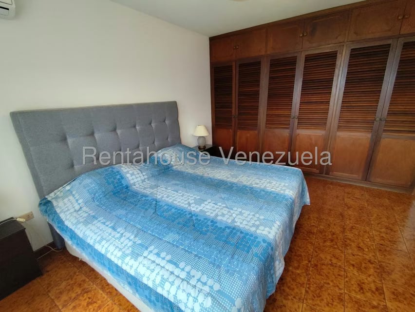 Apartamento (1 Nivel) en Alquiler en Colinas de Bello Monte, Distrito Metropolitano - 77