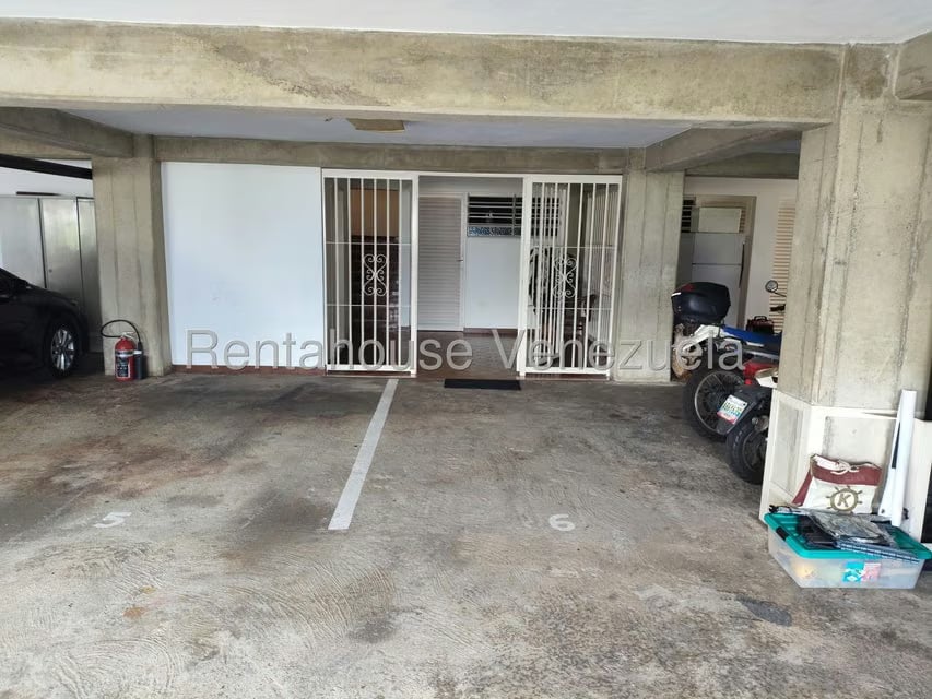 Apartamento (1 Nivel) en Alquiler en Colinas de Bello Monte, Distrito Metropolitano - 84