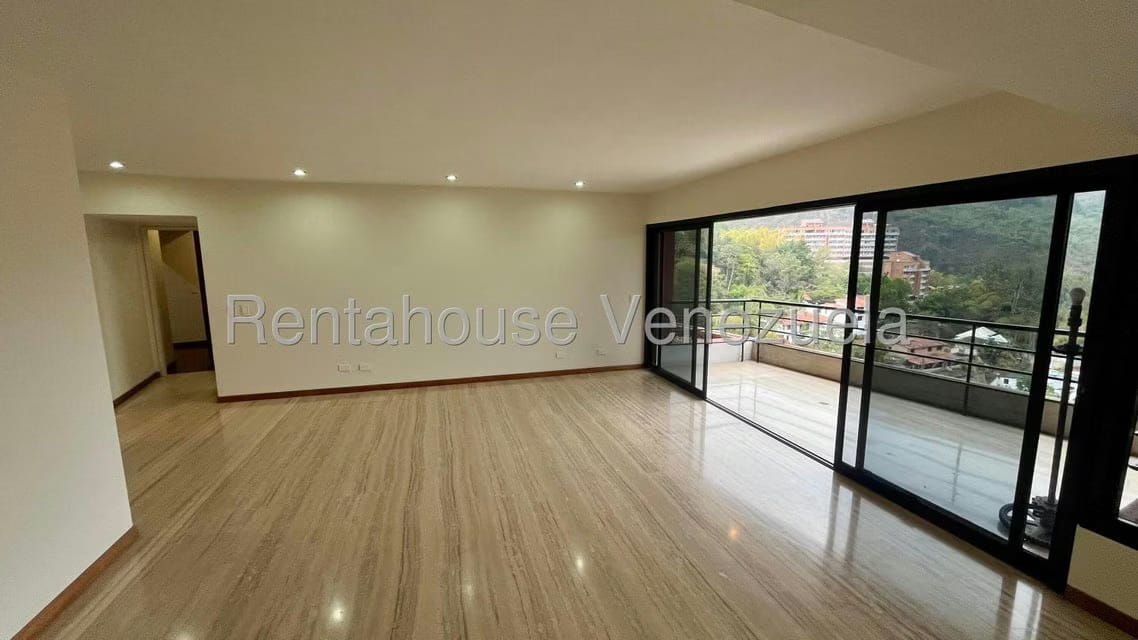 Apartamento (1 Nivel) en Alquiler en Parque Oripoto, Distrito Metropolitano - 17