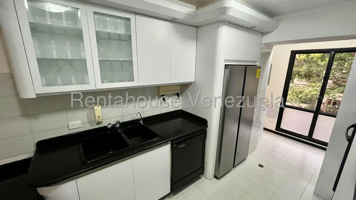 Apartamento (1 Nivel) en Alquiler en Parque Oripoto, Distrito Metropolitano - 19