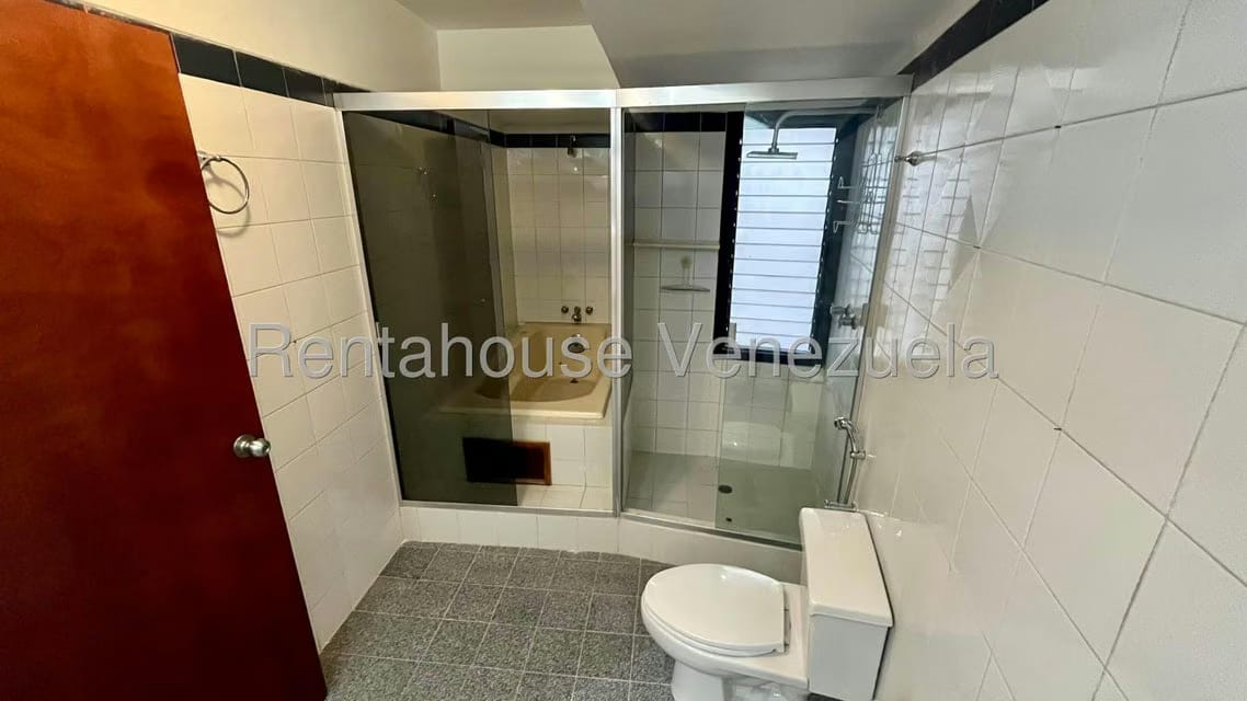Apartamento (1 Nivel) en Alquiler en Parque Oripoto, Distrito Metropolitano - 29