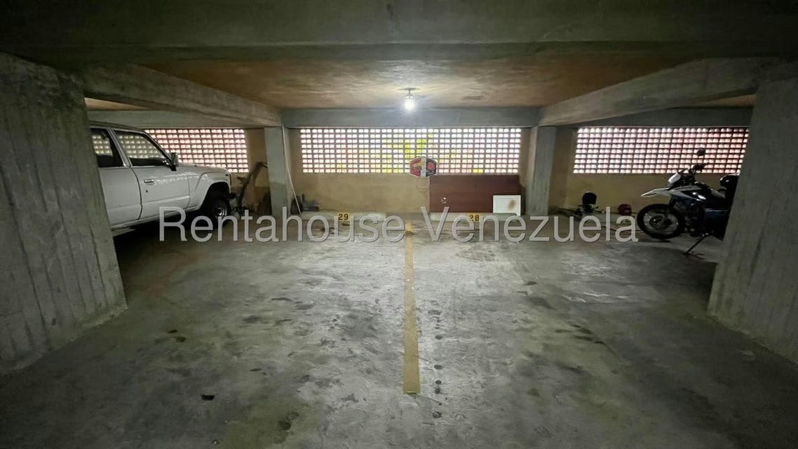 Apartamento (1 Nivel) en Alquiler en Parque Oripoto, Distrito Metropolitano - 32