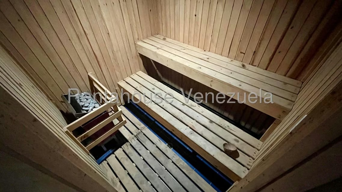 Apartamento (1 Nivel) en Alquiler en Parque Oripoto, Distrito Metropolitano - 10