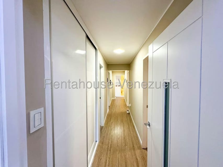 Apartamento (1 Nivel) en Venta en Cumbres de Curumo, Distrito Metropolitano - 23