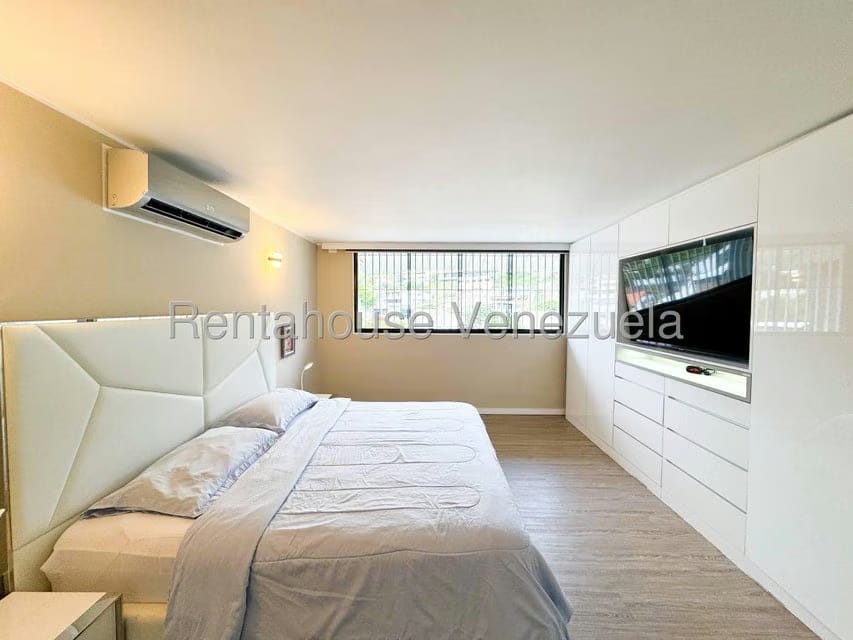 Apartamento (1 Nivel) en Venta en Cumbres de Curumo, Distrito Metropolitano - 26