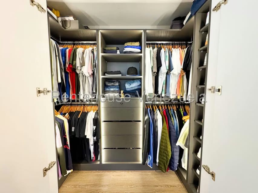 Apartamento (1 Nivel) en Venta en Cumbres de Curumo, Distrito Metropolitano - 31