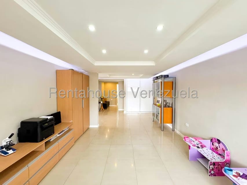 Apartamento (1 Nivel) en Venta en Cumbres de Curumo, Distrito Metropolitano - 5