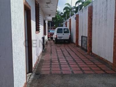 Amplia Casa, con fines residencial y comercial. - 9