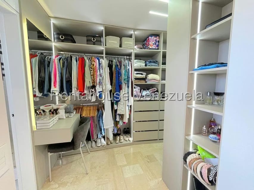 Apartamento (1 Nivel) en Venta en Lomas del Sol, Distrito Metropolitano - 48