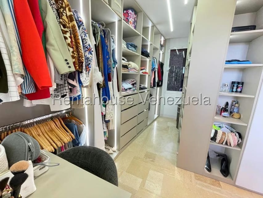 Apartamento (1 Nivel) en Venta en Lomas del Sol, Distrito Metropolitano - 49