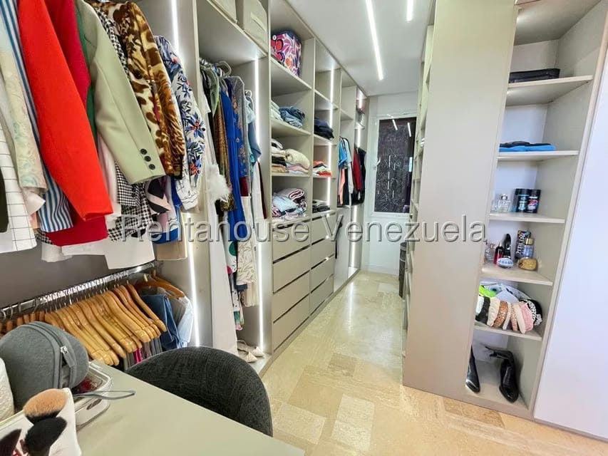 Apartamento (1 Nivel) en Venta en Lomas del Sol, Distrito Metropolitano - 50