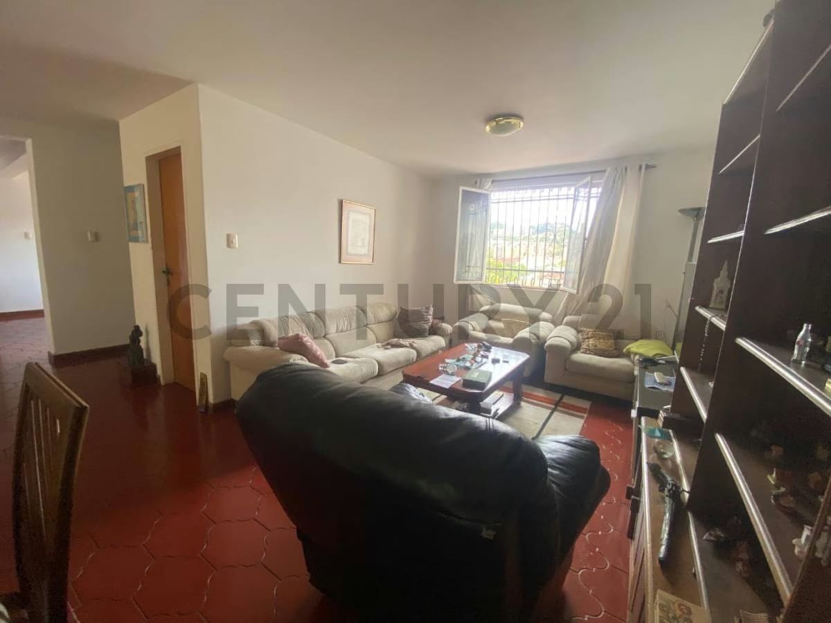 En Venta Casa para Remodelar en Lomas de La Trinidad - 3