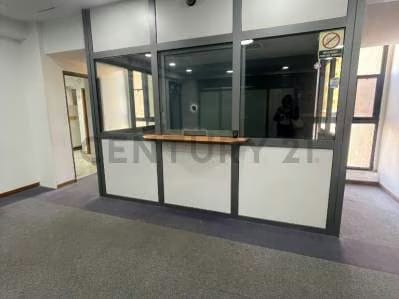 VENDE Moderna Oficina en Torre Claret Sector 5 de Julio - 2