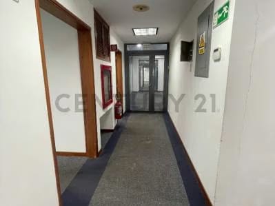 VENDE Moderna Oficina en Torre Claret Sector 5 de Julio - 4