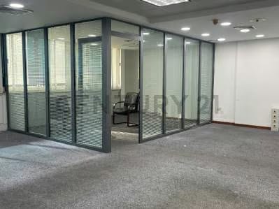 VENDE Moderna Oficina en Torre Claret Sector 5 de Julio - 8