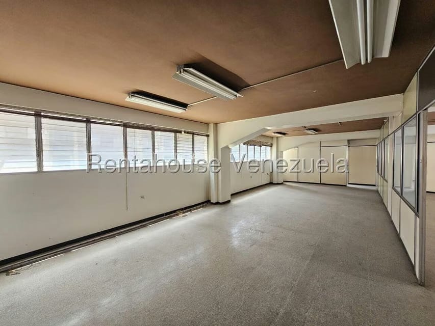 Comercial (Edificio) en Venta en La Urbina, Distrito Metropolitano - 11
