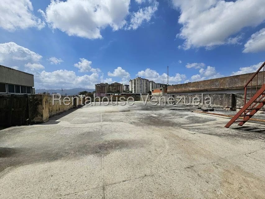 Comercial (Edificio) en Venta en La Urbina, Distrito Metropolitano - 32