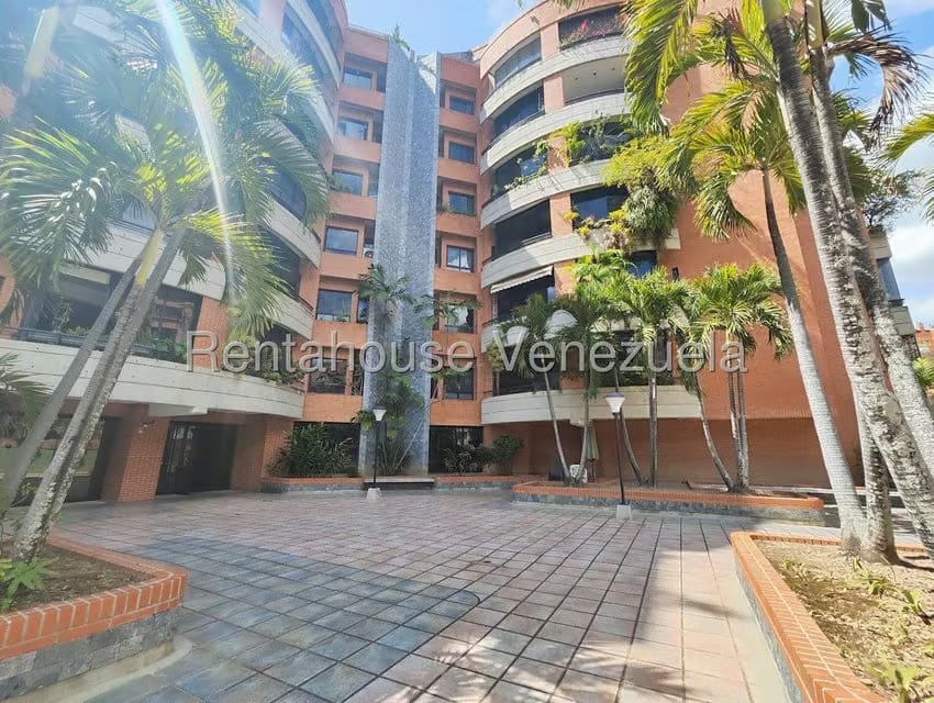 Apartamento (1 Nivel) en Alquiler en Campo Alegre, Distrito Metropolitano