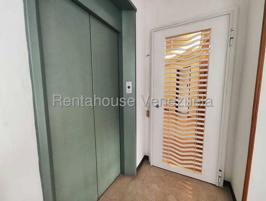 Apartamento (1 Nivel) en Alquiler en Campo Alegre, Distrito Metropolitano - 12