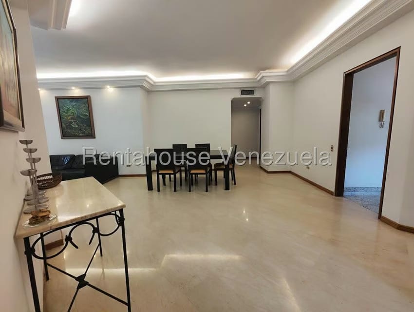 Apartamento (1 Nivel) en Alquiler en Campo Alegre, Distrito Metropolitano - 14