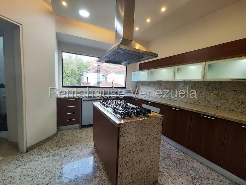 Apartamento (1 Nivel) en Alquiler en Campo Alegre, Distrito Metropolitano - 25