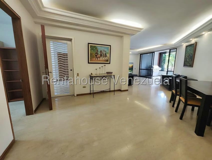 Apartamento (1 Nivel) en Alquiler en Campo Alegre, Distrito Metropolitano - 28