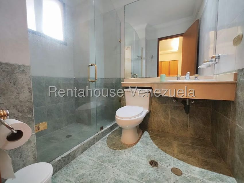 Apartamento (1 Nivel) en Alquiler en Campo Alegre, Distrito Metropolitano - 31