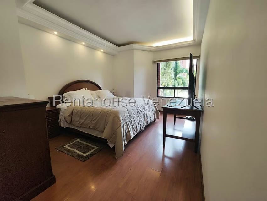 Apartamento (1 Nivel) en Alquiler en Campo Alegre, Distrito Metropolitano - 32