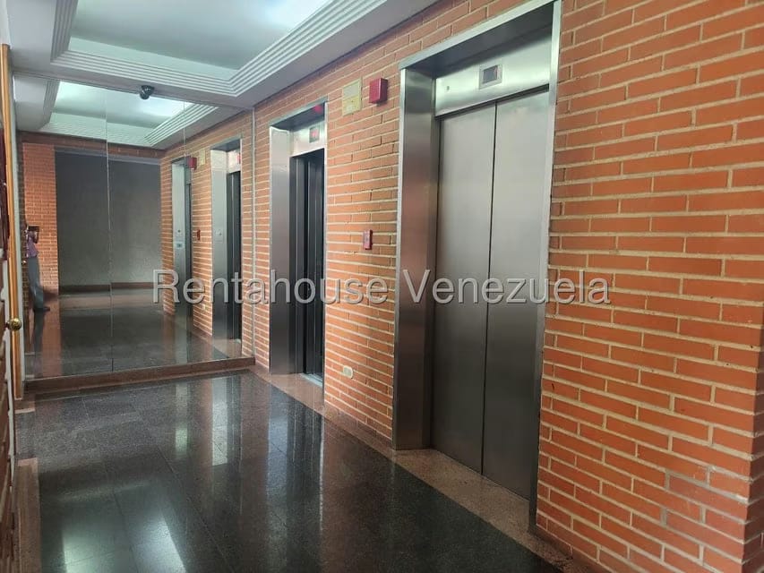 Apartamento (1 Nivel) en Alquiler en Campo Alegre, Distrito Metropolitano - 5