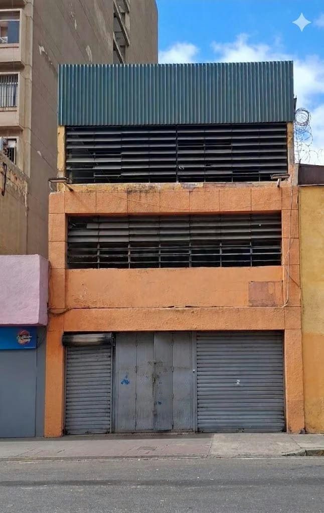 SE VENDE EDIFICIO DE USO COMERCIAL