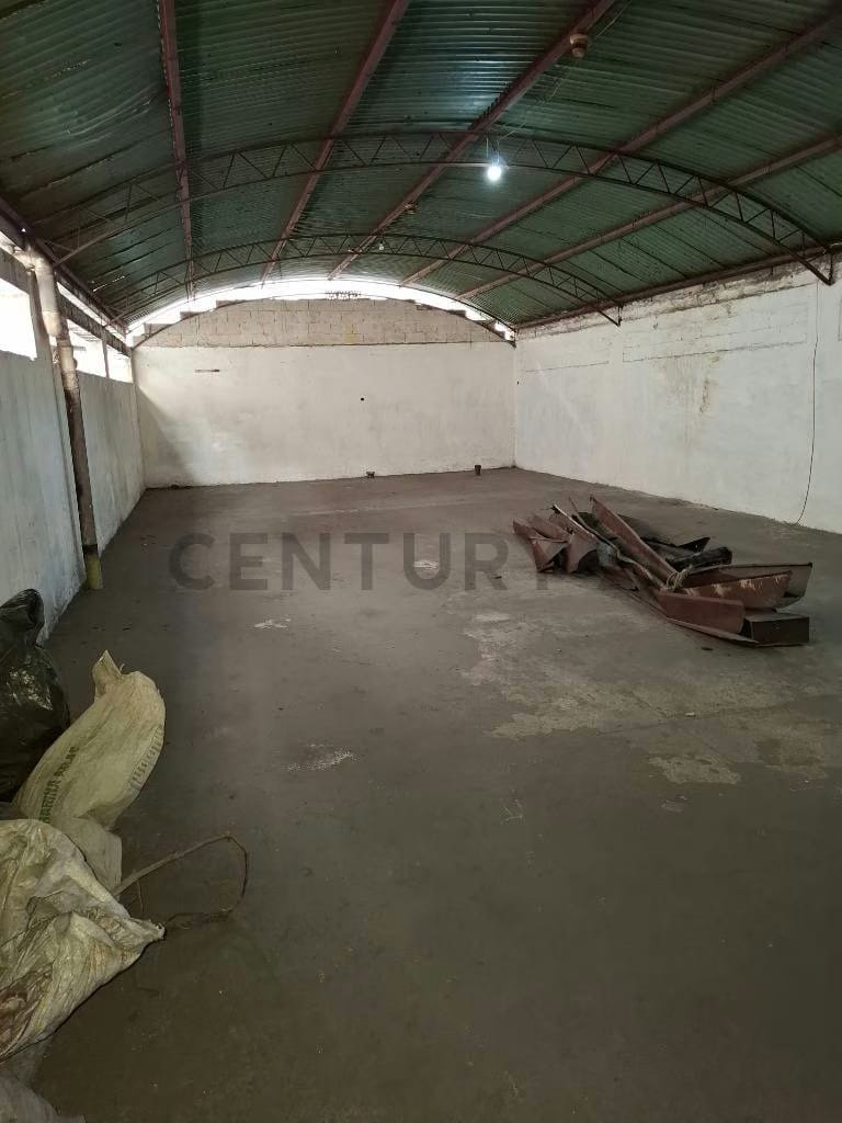 SE VENDE EDIFICIO DE USO COMERCIAL - 4