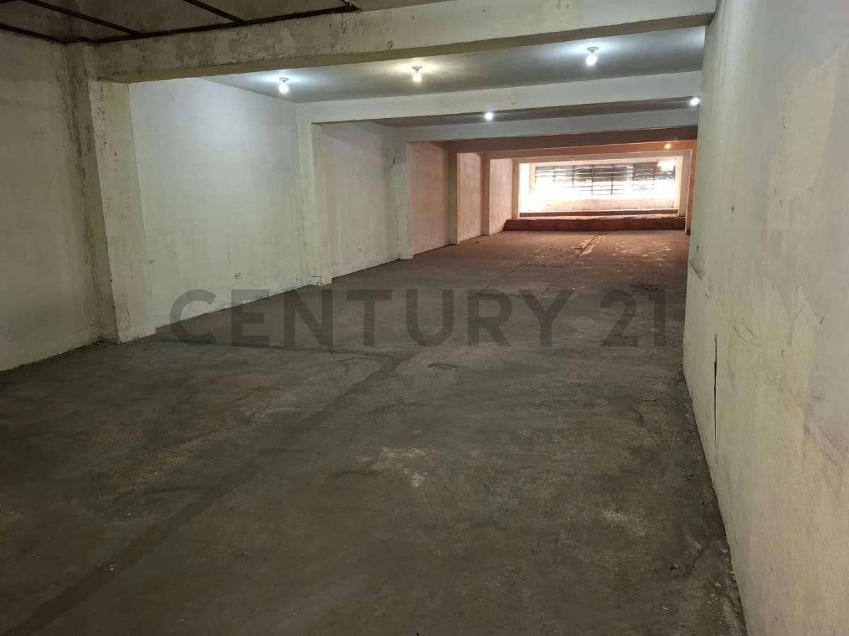 SE VENDE EDIFICIO DE USO COMERCIAL - 5