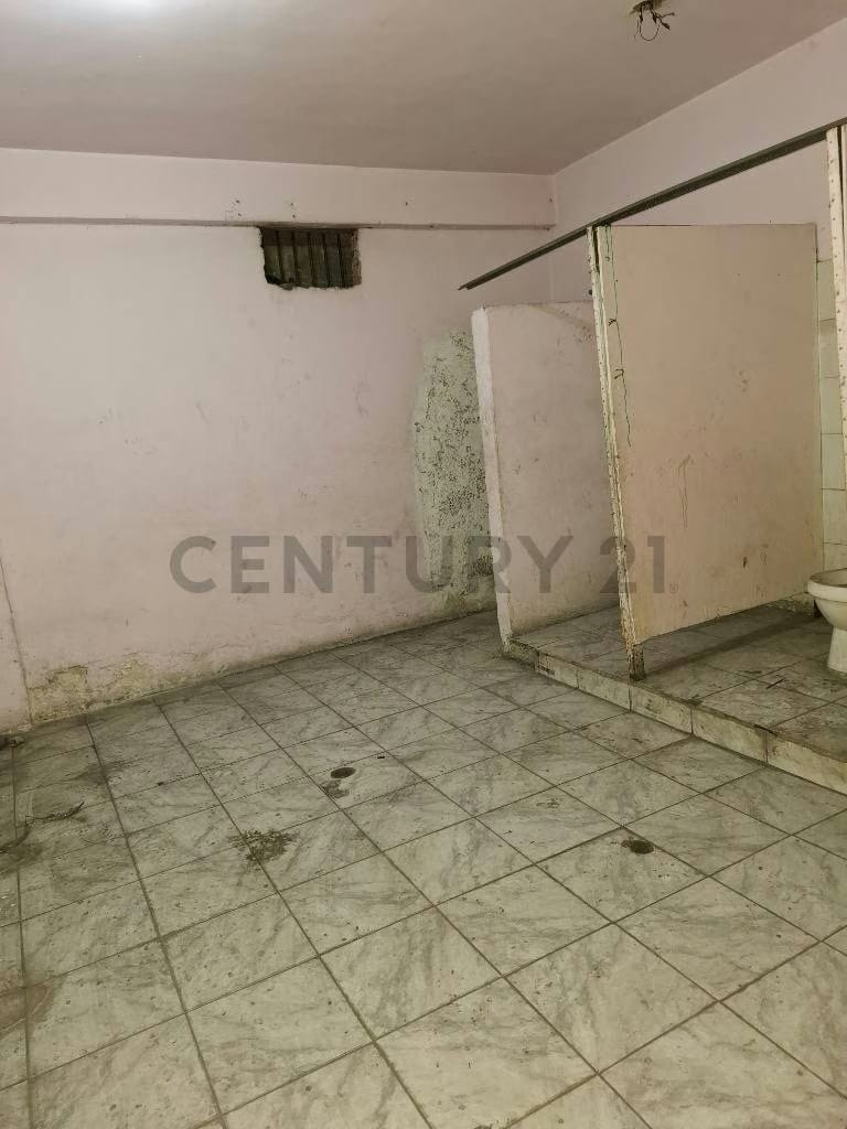 SE VENDE EDIFICIO DE USO COMERCIAL - 6