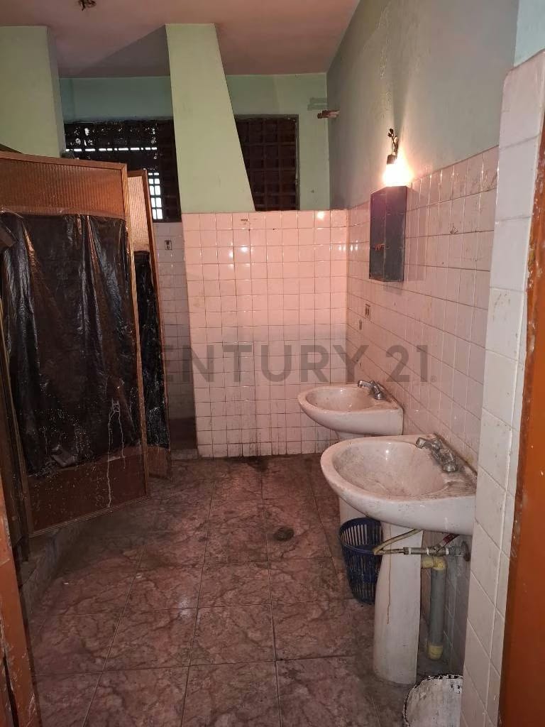 SE VENDE EDIFICIO DE USO COMERCIAL - 7