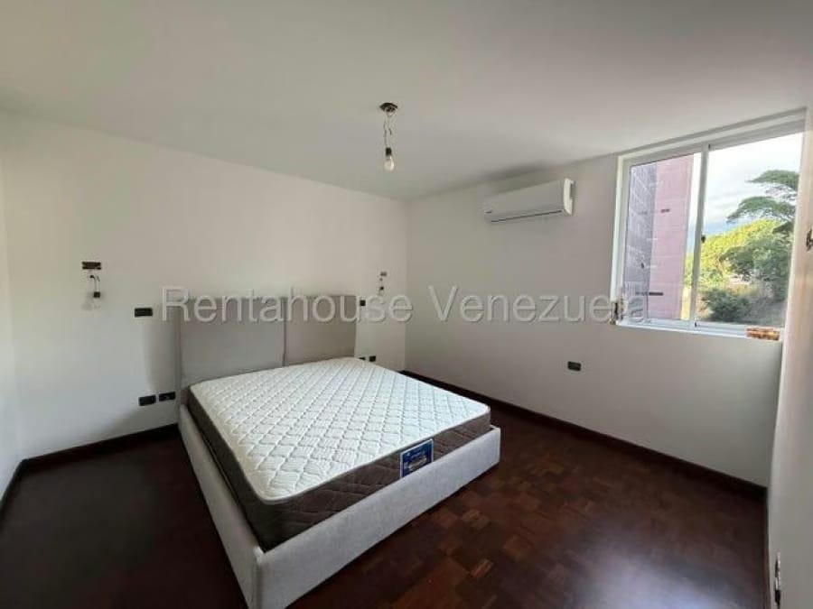 Apartamento en Venta en san roman Caracas