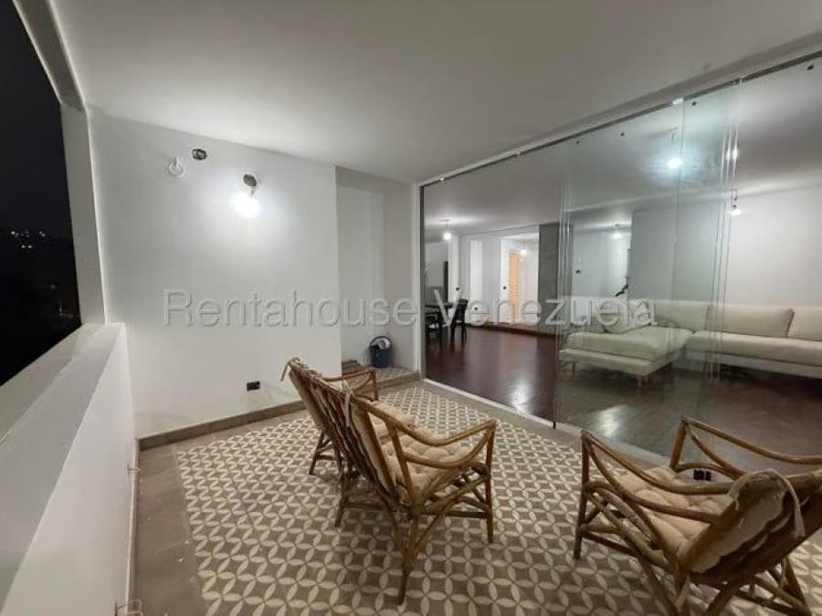 Apartamento en Venta en san roman Caracas - 2