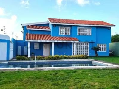 Casa y terrenos Ampliacion Juangriego - Margarita