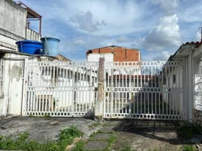 EN VENTA LINDA Y ACOGEDORA CASA EN URBANIZACION LAS QUINTAS DE NAGUANAGUA - 9
