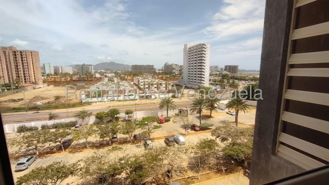 Apartamento (1 Nivel) en Venta en Avenida Bolivar, Nueva Esparta - 11