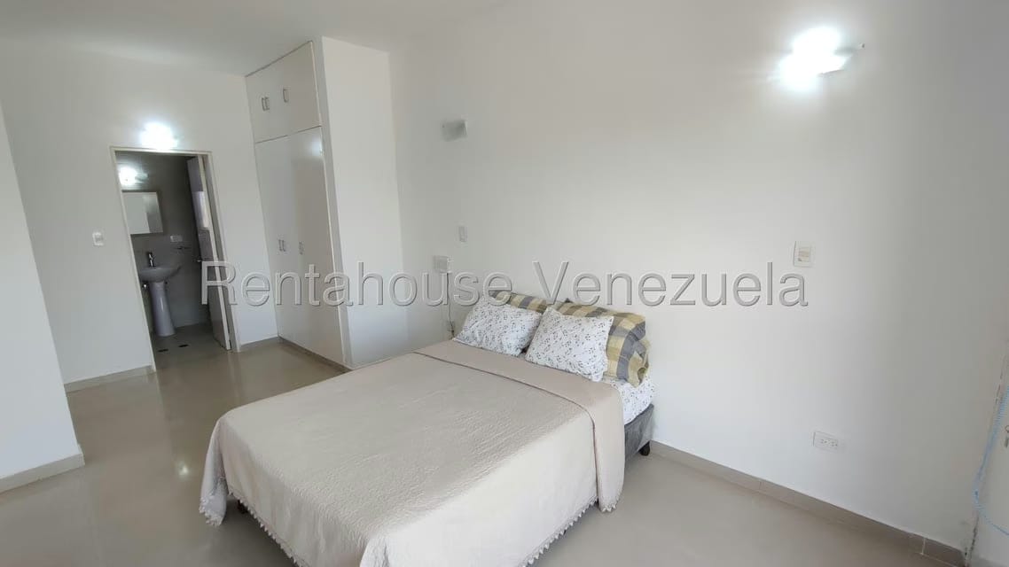 Apartamento (1 Nivel) en Venta en Avenida Bolivar, Nueva Esparta - 13