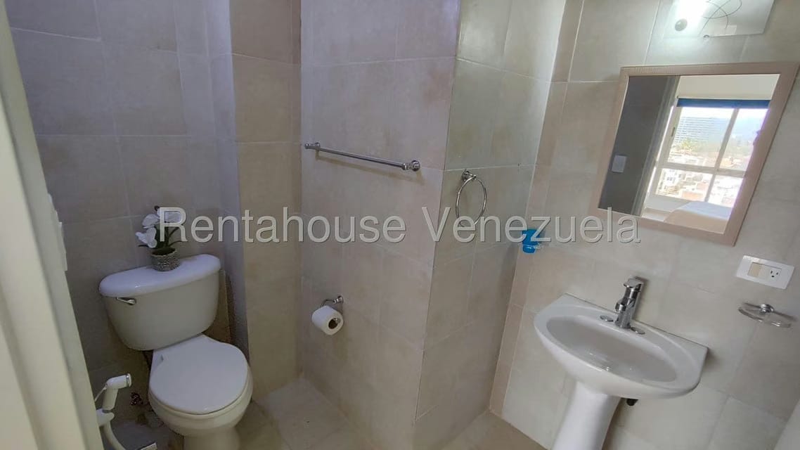 Apartamento (1 Nivel) en Venta en Avenida Bolivar, Nueva Esparta - 14