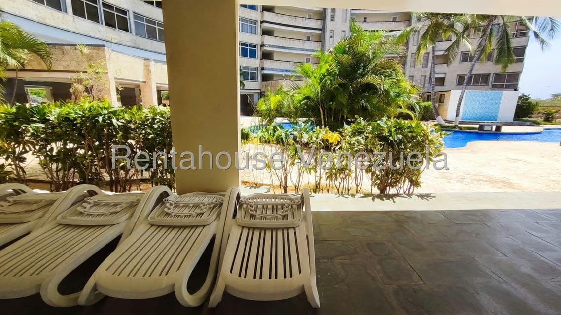 Apartamento (1 Nivel) en Venta en Avenida Bolivar, Nueva Esparta - 25