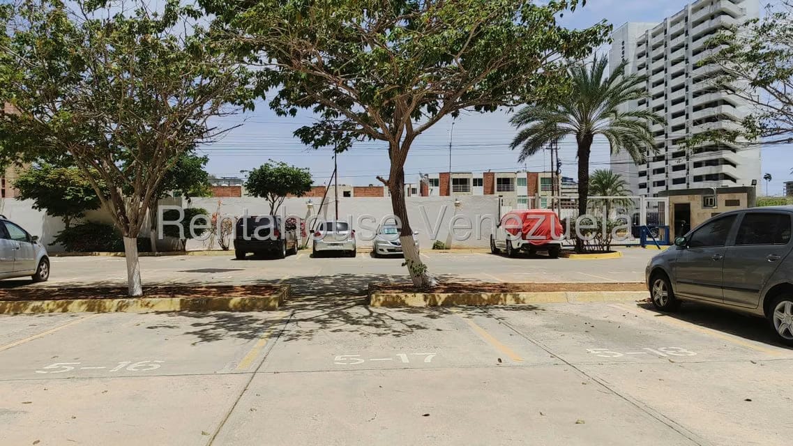 Apartamento (1 Nivel) en Venta en Avenida Bolivar, Nueva Esparta - 36