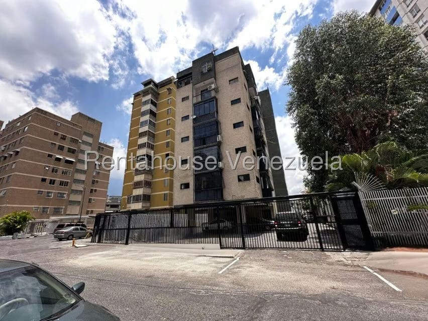 Apartamento (1 Nivel) en Alquiler en Colinas de Bello Monte, Distrito Metropolitano