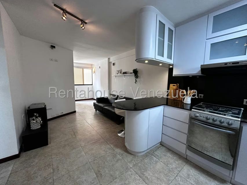 Apartamento (1 Nivel) en Alquiler en Colinas de Bello Monte, Distrito Metropolitano - 4