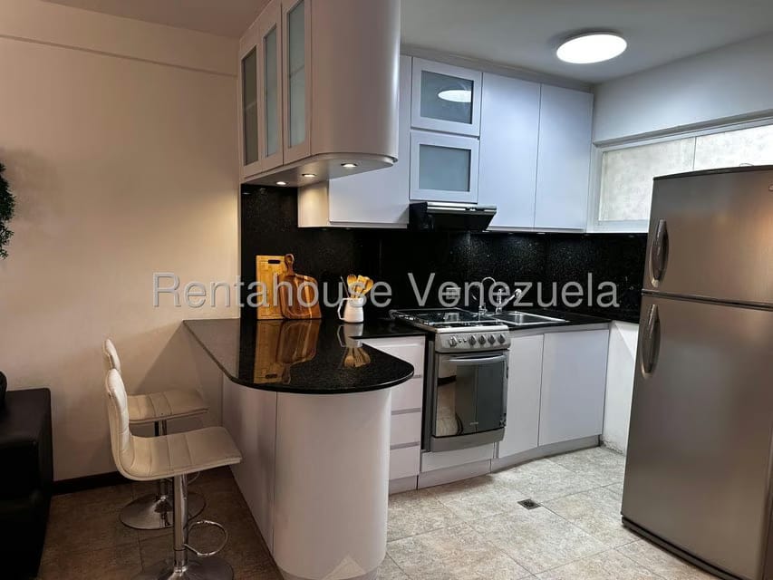 Apartamento (1 Nivel) en Alquiler en Colinas de Bello Monte, Distrito Metropolitano - 6