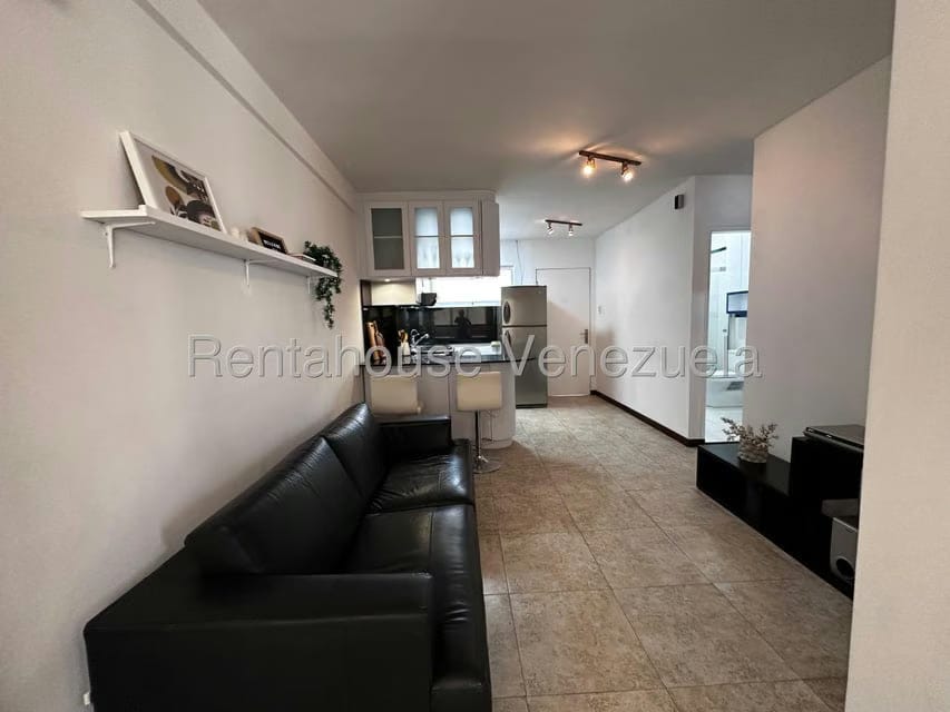 Apartamento (1 Nivel) en Alquiler en Colinas de Bello Monte, Distrito Metropolitano - 10